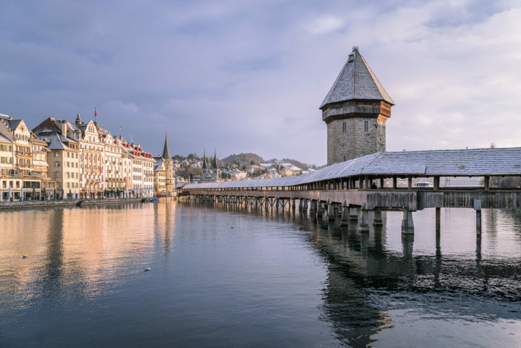 Die Stadt Luzern - Kapellbrücke mit Wasserturm