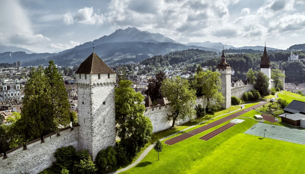 Luftaufnahme der Museggmauer Luzern