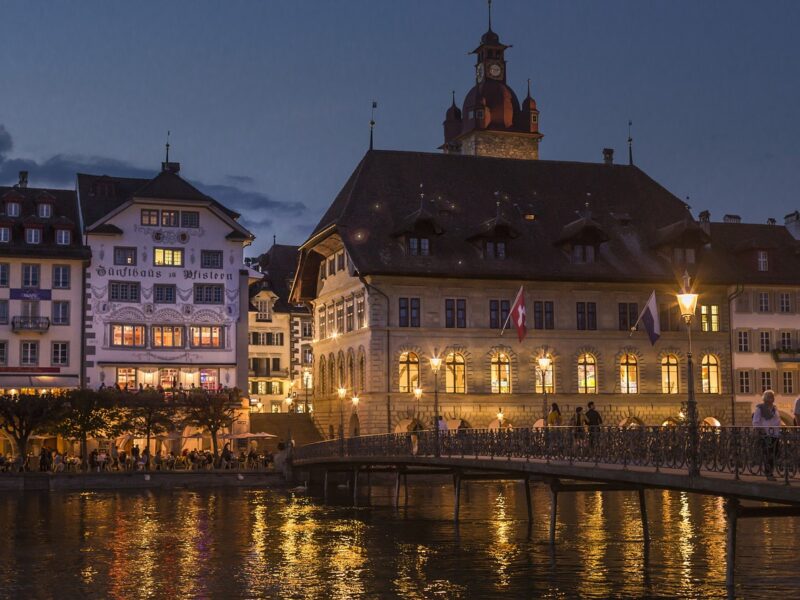 altstadt rathaus - lucerne-952333_1280